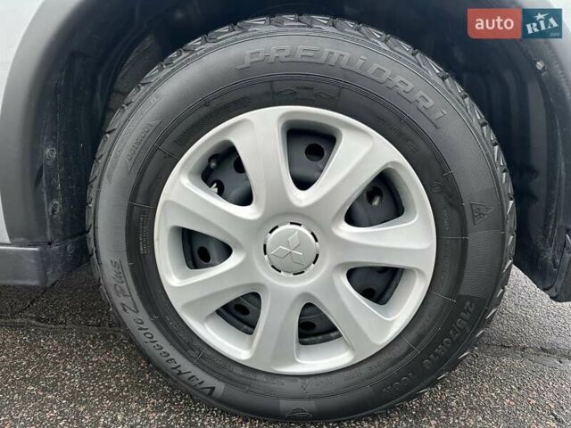 Сірий Міцубісі Аутлендер, об'ємом двигуна 2 л та пробігом 46 тис. км за 20900 $, фото 12 на Automoto.ua