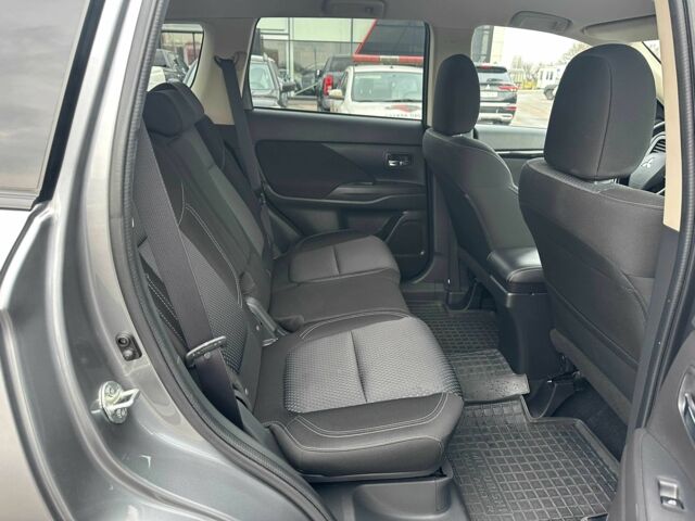 Сірий Міцубісі Аутлендер, об'ємом двигуна 2 л та пробігом 46 тис. км за 20900 $, фото 19 на Automoto.ua