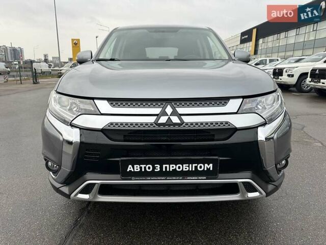 Сірий Міцубісі Аутлендер, об'ємом двигуна 2 л та пробігом 46 тис. км за 20900 $, фото 2 на Automoto.ua