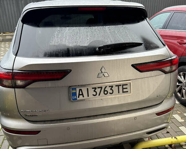 Міцубісі Аутлендер 2022 у Ирпене на Automoto.ua Сірий Міцубісі Аутлендер, об'ємом двигуна 2.49 л та пробігом 21 тис. км за 28700 $, фото 6 на Automoto.ua