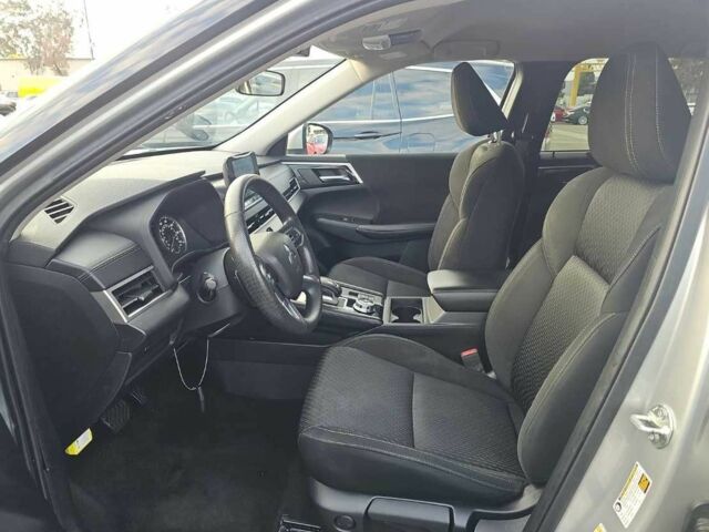 Серый Мицубиси Аутлендер, объемом двигателя 0 л и пробегом 56 тыс. км за 22000 $, фото 7 на Automoto.ua