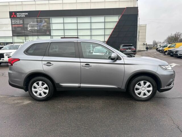 Сірий Міцубісі Аутлендер, об'ємом двигуна 2 л та пробігом 46 тис. км за 20900 $, фото 7 на Automoto.ua