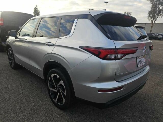 Серый Мицубиси Аутлендер, объемом двигателя 0 л и пробегом 56 тыс. км за 22000 $, фото 4 на Automoto.ua