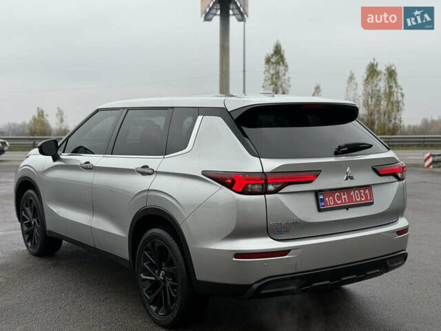 Серый Мицубиси Аутлендер, объемом двигателя 0 л и пробегом 41 тыс. км за 25000 $, фото 5 на Automoto.ua