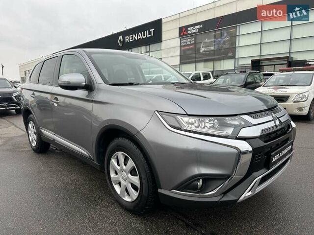 Сірий Міцубісі Аутлендер, об'ємом двигуна 2 л та пробігом 46 тис. км за 20900 $, фото 1 на Automoto.ua