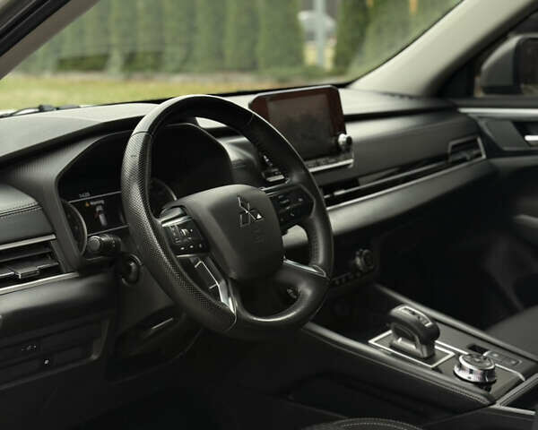 Сірий Міцубісі Аутлендер, об'ємом двигуна 2.49 л та пробігом 110 тис. км за 22500 $, фото 7 на Automoto.ua