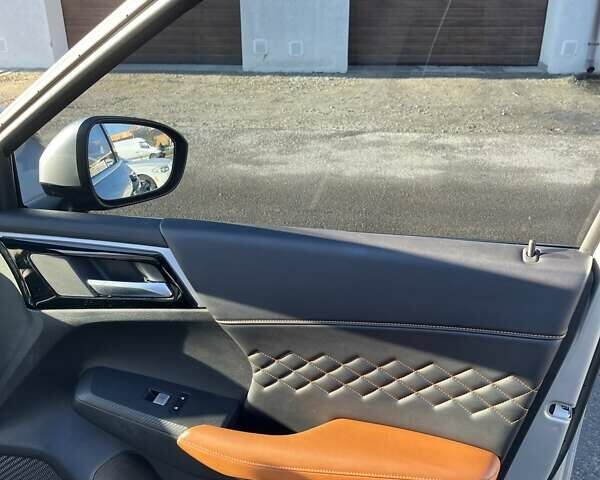 Серый Мицубиси Аутлендер, объемом двигателя 2.49 л и пробегом 38 тыс. км за 24999 $, фото 26 на Automoto.ua