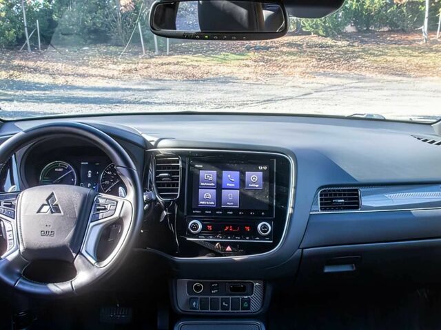 Сірий Міцубісі Аутлендер, об'ємом двигуна 0 л та пробігом 18 тис. км за 13580 $, фото 9 на Automoto.ua