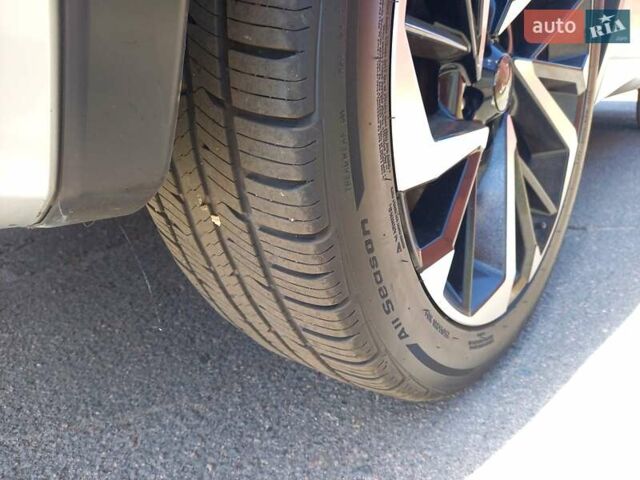 Серый Мицубиси Аутлендер, объемом двигателя 2.49 л и пробегом 84 тыс. км за 23000 $, фото 7 на Automoto.ua