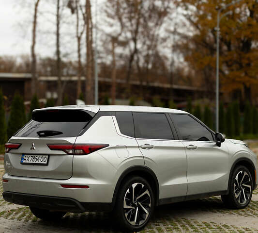 Сірий Міцубісі Аутлендер, об'ємом двигуна 2.49 л та пробігом 110 тис. км за 22500 $, фото 3 на Automoto.ua