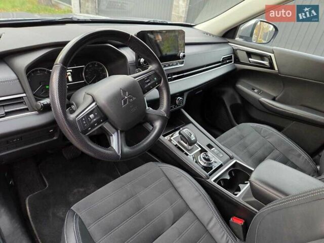 Серый Мицубиси Аутлендер, объемом двигателя 2.49 л и пробегом 50 тыс. км за 23900 $, фото 9 на Automoto.ua