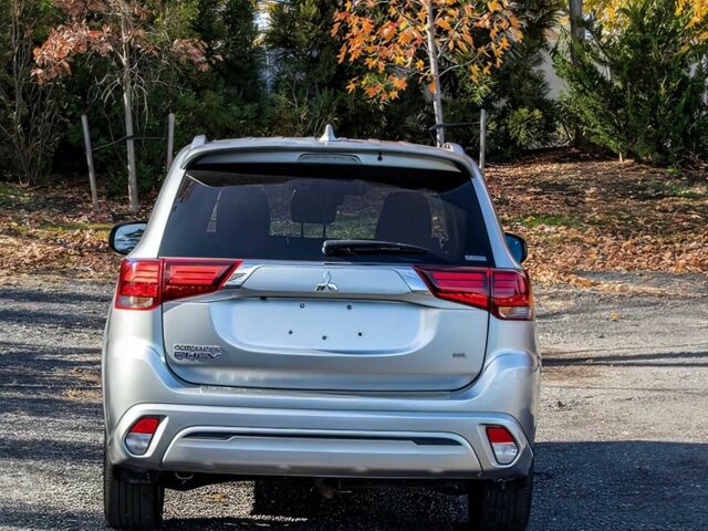 Сірий Міцубісі Аутлендер, об'ємом двигуна 0 л та пробігом 18 тис. км за 13580 $, фото 5 на Automoto.ua