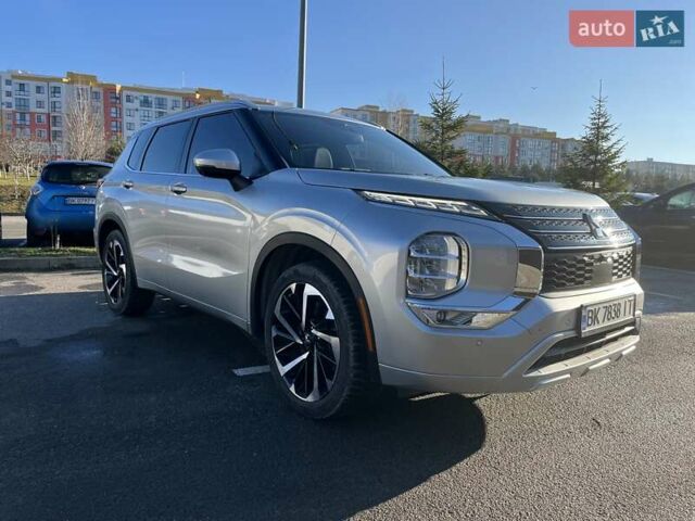 Серый Мицубиси Аутлендер, объемом двигателя 2.49 л и пробегом 38 тыс. км за 24999 $, фото 4 на Automoto.ua