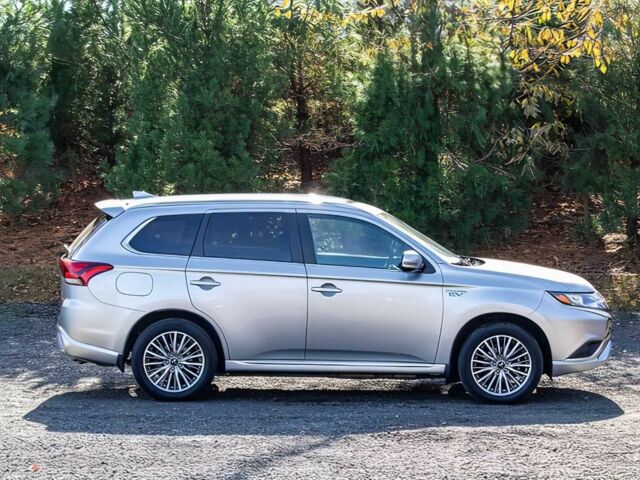 Сірий Міцубісі Аутлендер, об'ємом двигуна 0 л та пробігом 18 тис. км за 13580 $, фото 7 на Automoto.ua