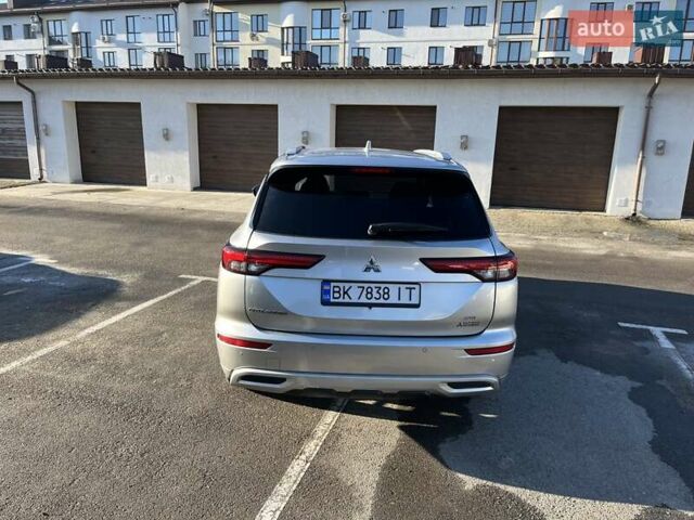 Серый Мицубиси Аутлендер, объемом двигателя 2.49 л и пробегом 38 тыс. км за 24999 $, фото 9 на Automoto.ua