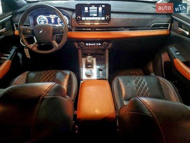 Серый Мицубиси Аутлендер, объемом двигателя 2.49 л и пробегом 78 тыс. км за 6700 $, фото 7 на Automoto.ua