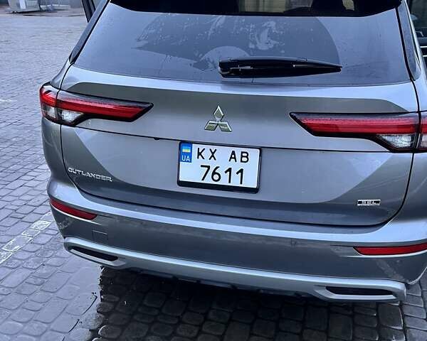 Серый Мицубиси Аутлендер, объемом двигателя 2.49 л и пробегом 64 тыс. км за 23200 $, фото 7 на Automoto.ua