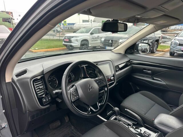 Сірий Міцубісі Аутлендер, об'ємом двигуна 2 л та пробігом 46 тис. км за 20900 $, фото 12 на Automoto.ua