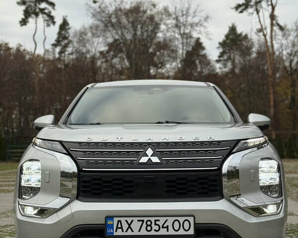 Сірий Міцубісі Аутлендер, об'ємом двигуна 2.49 л та пробігом 110 тис. км за 22500 $, фото 1 на Automoto.ua