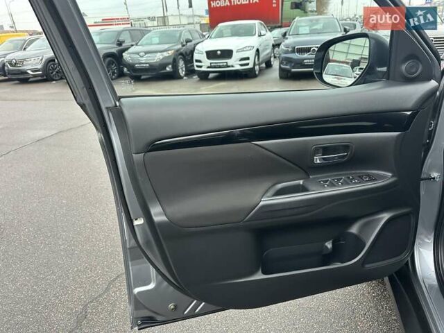 Сірий Міцубісі Аутлендер, об'ємом двигуна 2 л та пробігом 46 тис. км за 20900 $, фото 14 на Automoto.ua