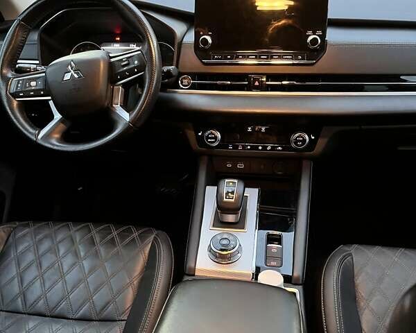 Серый Мицубиси Аутлендер, объемом двигателя 2.49 л и пробегом 64 тыс. км за 23200 $, фото 16 на Automoto.ua