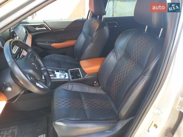 Серый Мицубиси Аутлендер, объемом двигателя 2.5 л и пробегом 84 тыс. км за 22600 $, фото 22 на Automoto.ua