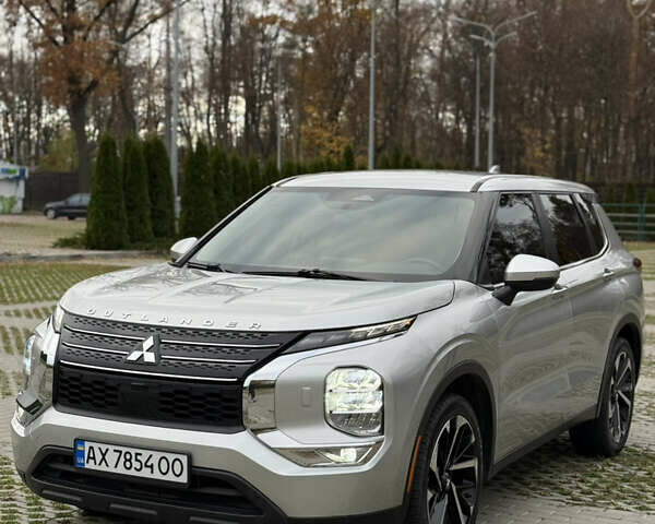 Сірий Міцубісі Аутлендер, об'ємом двигуна 2.49 л та пробігом 110 тис. км за 22500 $, фото 2 на Automoto.ua