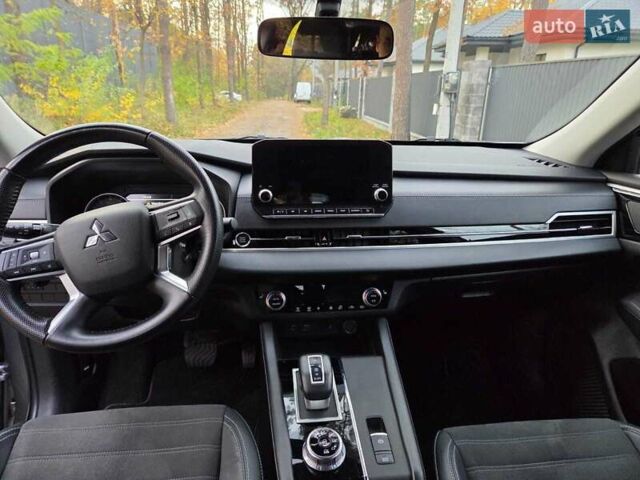 Серый Мицубиси Аутлендер, объемом двигателя 2.49 л и пробегом 50 тыс. км за 23900 $, фото 11 на Automoto.ua