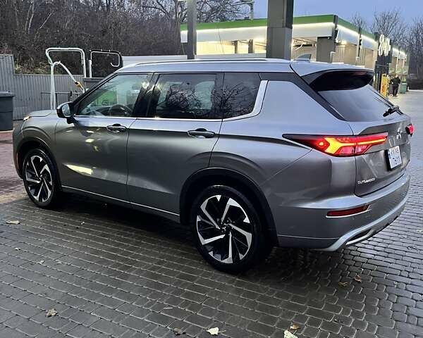 Серый Мицубиси Аутлендер, объемом двигателя 2.49 л и пробегом 64 тыс. км за 23200 $, фото 6 на Automoto.ua