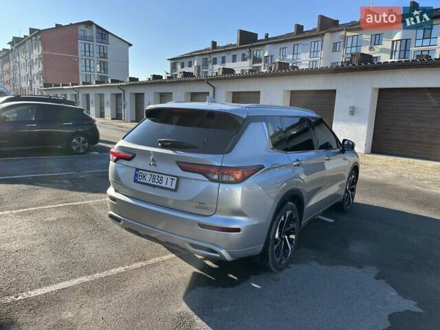 Серый Мицубиси Аутлендер, объемом двигателя 2.49 л и пробегом 38 тыс. км за 24999 $, фото 8 на Automoto.ua