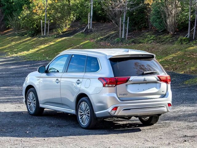 Сірий Міцубісі Аутлендер, об'ємом двигуна 0 л та пробігом 18 тис. км за 13580 $, фото 6 на Automoto.ua