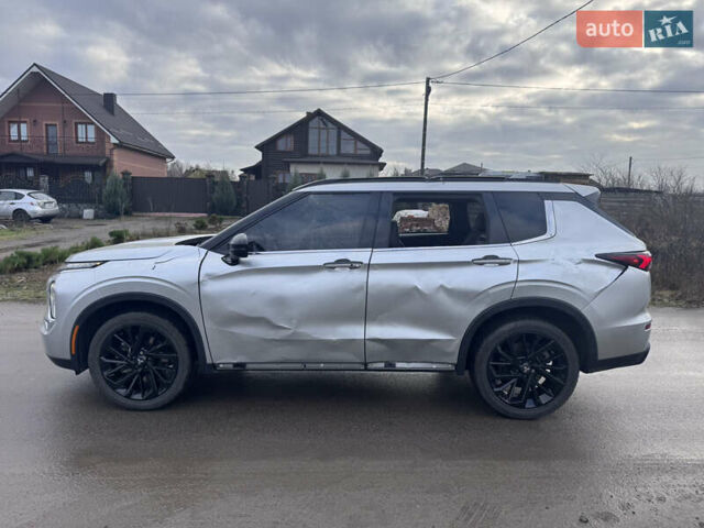 Серый Мицубиси Аутлендер, объемом двигателя 2.5 л и пробегом 80 тыс. км за 13500 $, фото 2 на Automoto.ua