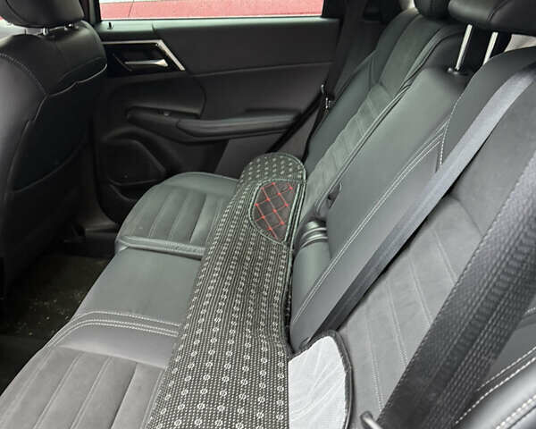 Міцубісі Аутлендер 2022 у Ирпене на Automoto.ua Сірий Міцубісі Аутлендер, об'ємом двигуна 2.49 л та пробігом 21 тис. км за 28700 $, фото 9 на Automoto.ua