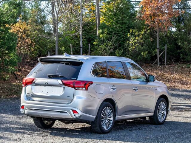 Сірий Міцубісі Аутлендер, об'ємом двигуна 0 л та пробігом 18 тис. км за 13580 $, фото 4 на Automoto.ua