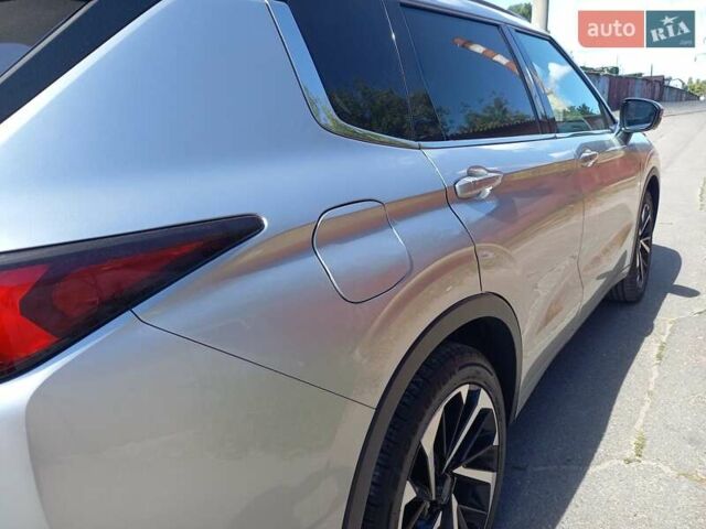 Серый Мицубиси Аутлендер, объемом двигателя 2.5 л и пробегом 84 тыс. км за 22600 $, фото 6 на Automoto.ua