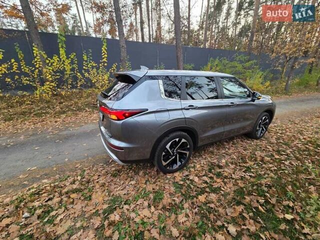 Серый Мицубиси Аутлендер, объемом двигателя 2.49 л и пробегом 50 тыс. км за 23900 $, фото 3 на Automoto.ua