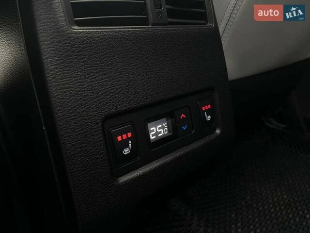 Серый Мицубиси Аутлендер, объемом двигателя 2.36 л и пробегом 26 тыс. км за 37000 $, фото 14 на Automoto.ua