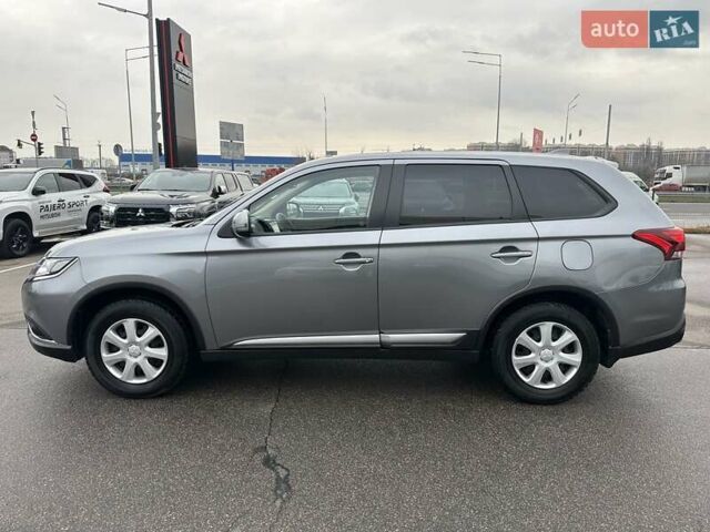 Сірий Міцубісі Аутлендер, об'ємом двигуна 2 л та пробігом 46 тис. км за 20900 $, фото 4 на Automoto.ua