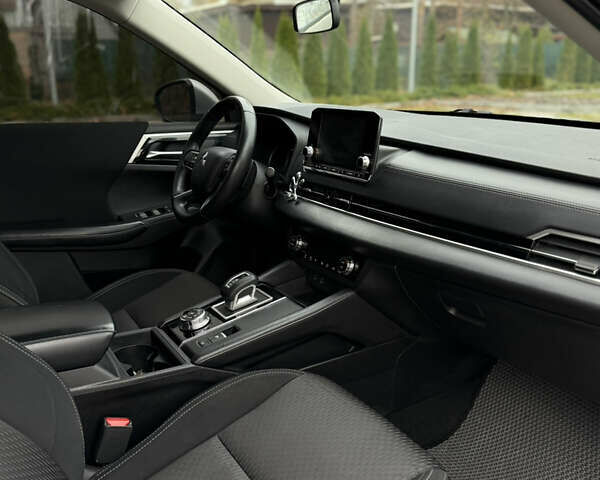 Сірий Міцубісі Аутлендер, об'ємом двигуна 2.49 л та пробігом 110 тис. км за 22500 $, фото 9 на Automoto.ua