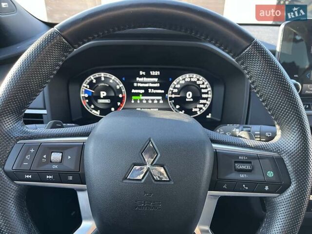 Серый Мицубиси Аутлендер, объемом двигателя 2.49 л и пробегом 38 тыс. км за 24999 $, фото 51 на Automoto.ua