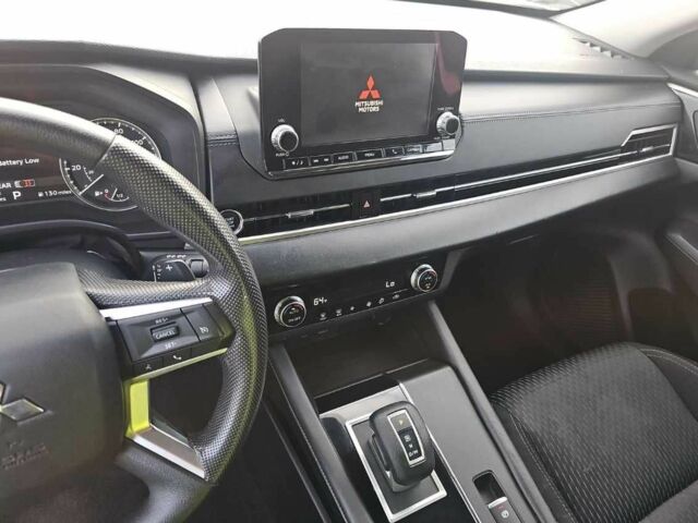 Серый Мицубиси Аутлендер, объемом двигателя 0 л и пробегом 56 тыс. км за 22000 $, фото 10 на Automoto.ua