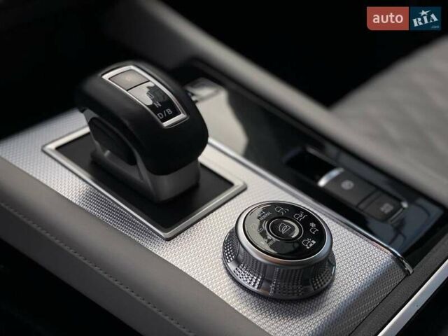 Серый Мицубиси Аутлендер, объемом двигателя 2.36 л и пробегом 26 тыс. км за 37000 $, фото 12 на Automoto.ua