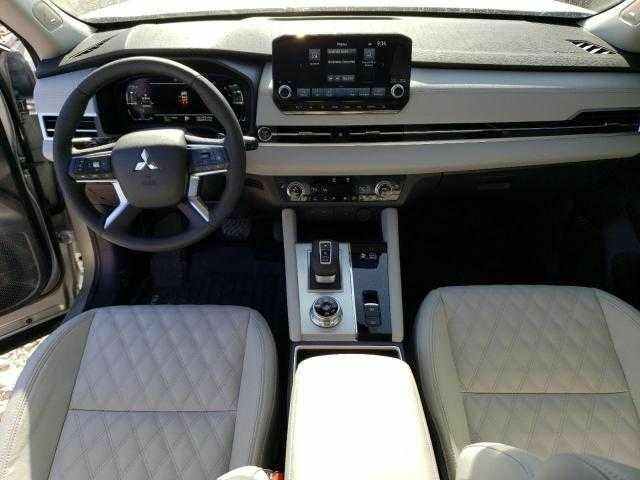 Серый Мицубиси Аутлендер, объемом двигателя 2.4 л и пробегом 3 тыс. км за 28999 $, фото 9 на Automoto.ua