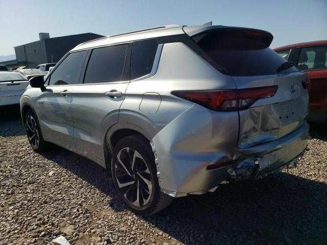 Серый Мицубиси Аутлендер, объемом двигателя 2.4 л и пробегом 3 тыс. км за 28999 $, фото 2 на Automoto.ua