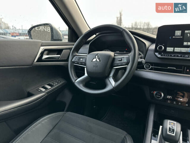 Серый Мицубиси Аутлендер, объемом двигателя 2.49 л и пробегом 24 тыс. км за 27500 $, фото 13 на Automoto.ua