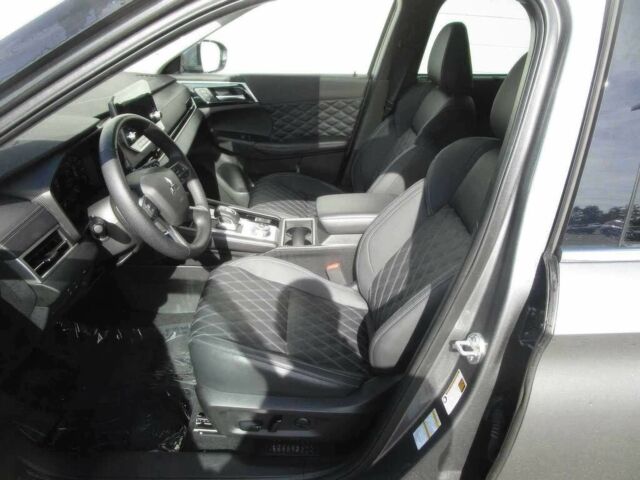 Серый Мицубиси Аутлендер, объемом двигателя 2.4 л и пробегом 19 тыс. км за 13850 $, фото 6 на Automoto.ua