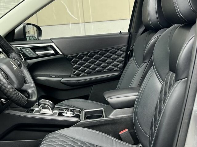 Сірий Міцубісі Аутлендер, об'ємом двигуна 2.4 л та пробігом 47 тис. км за 34999 $, фото 20 на Automoto.ua