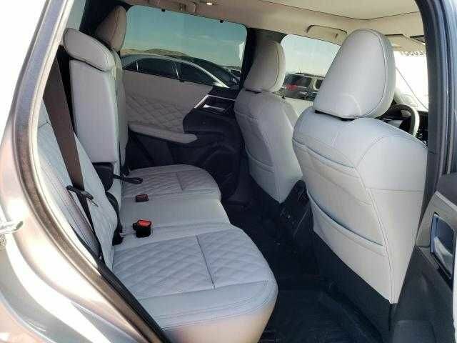 Серый Мицубиси Аутлендер, объемом двигателя 2.4 л и пробегом 3 тыс. км за 28999 $, фото 8 на Automoto.ua