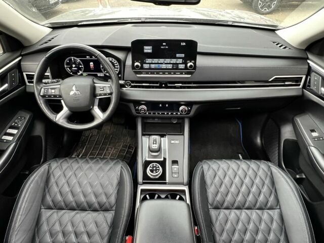 Сірий Міцубісі Аутлендер, об'ємом двигуна 2.4 л та пробігом 47 тис. км за 34999 $, фото 11 на Automoto.ua