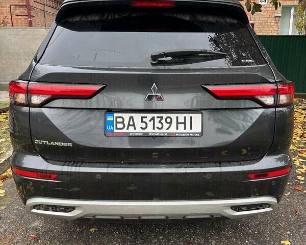 Серый Мицубиси Аутлендер, объемом двигателя 2.49 л и пробегом 11 тыс. км за 38000 $, фото 5 на Automoto.ua